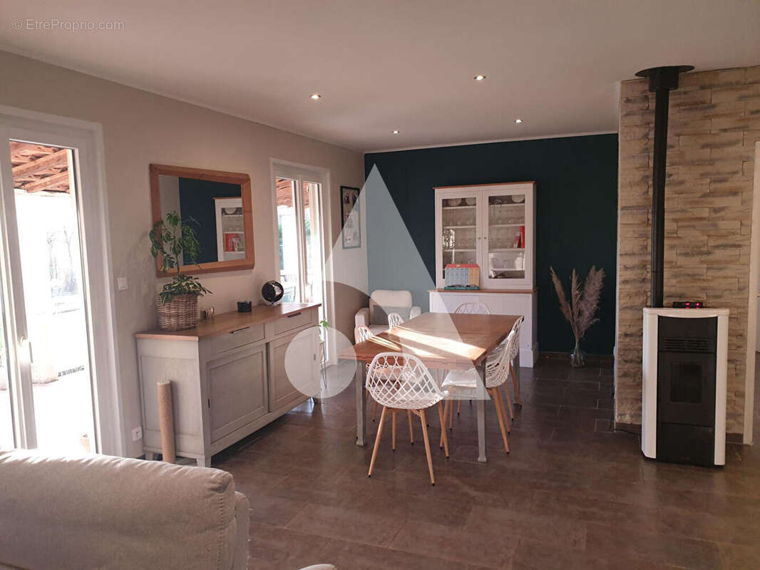 Maison à VILLARS-LES-DOMBES