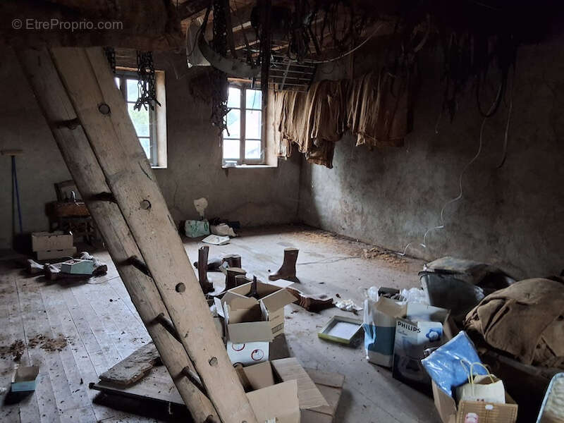 Maison à VILLOSANGES