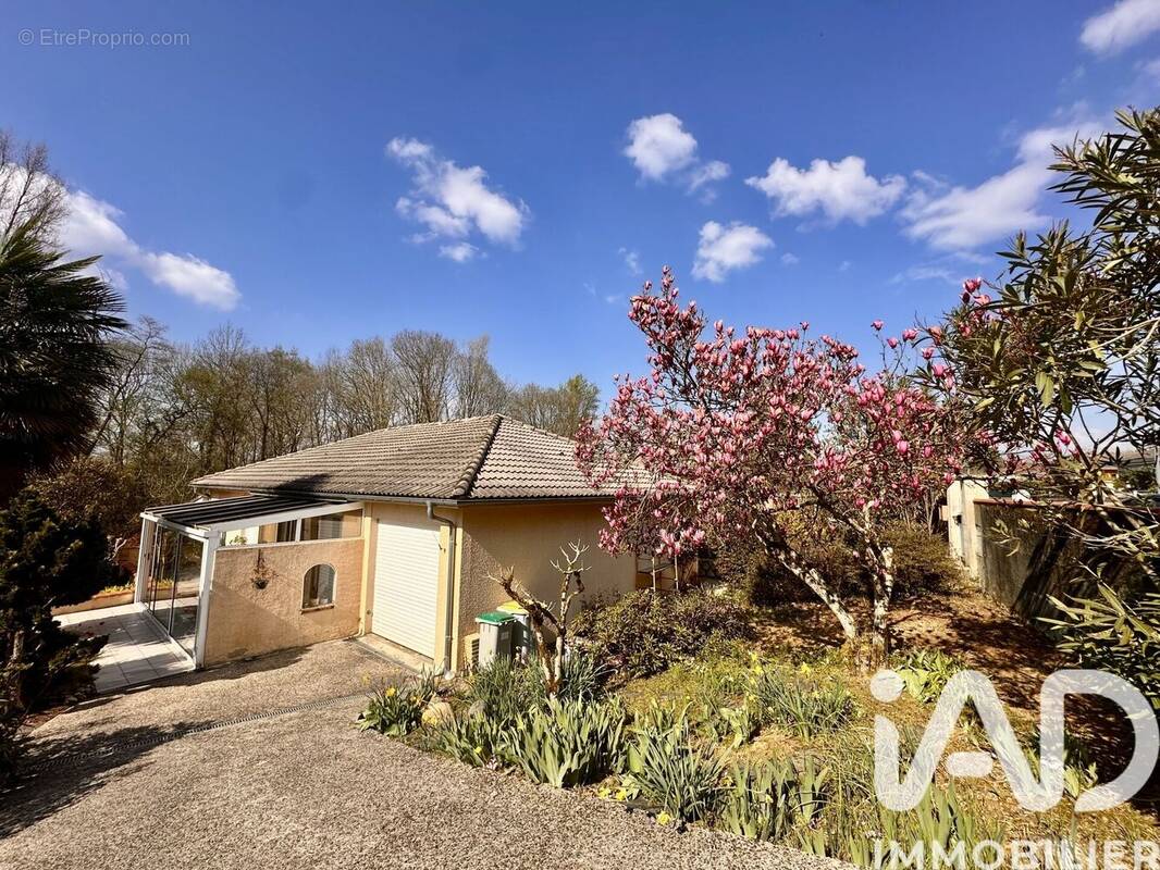 Photo 1 - Maison à JUILLAN