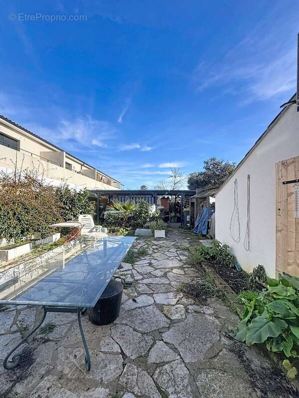 Maison à VILLENEUVE-LES-BEZIERS