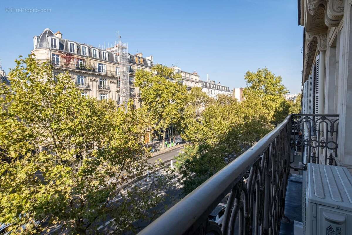 Appartement à PARIS-3E