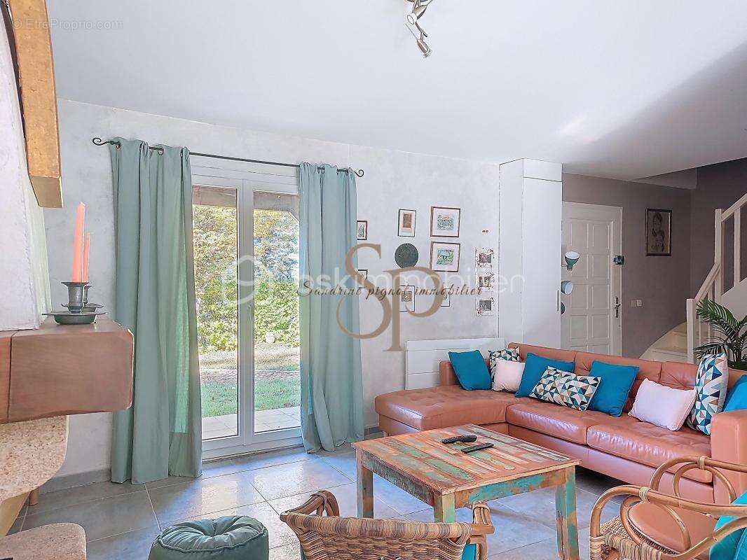 Maison à BAZOCHES-SUR-LE-BETZ