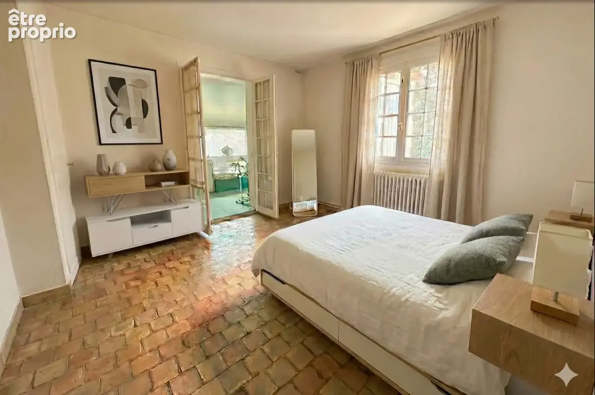 Maison Aix/Puyricard maison de charme de plain pied avec 4 chambres sur un terrain arboré et clos de près de 2 000 m² - photo 4