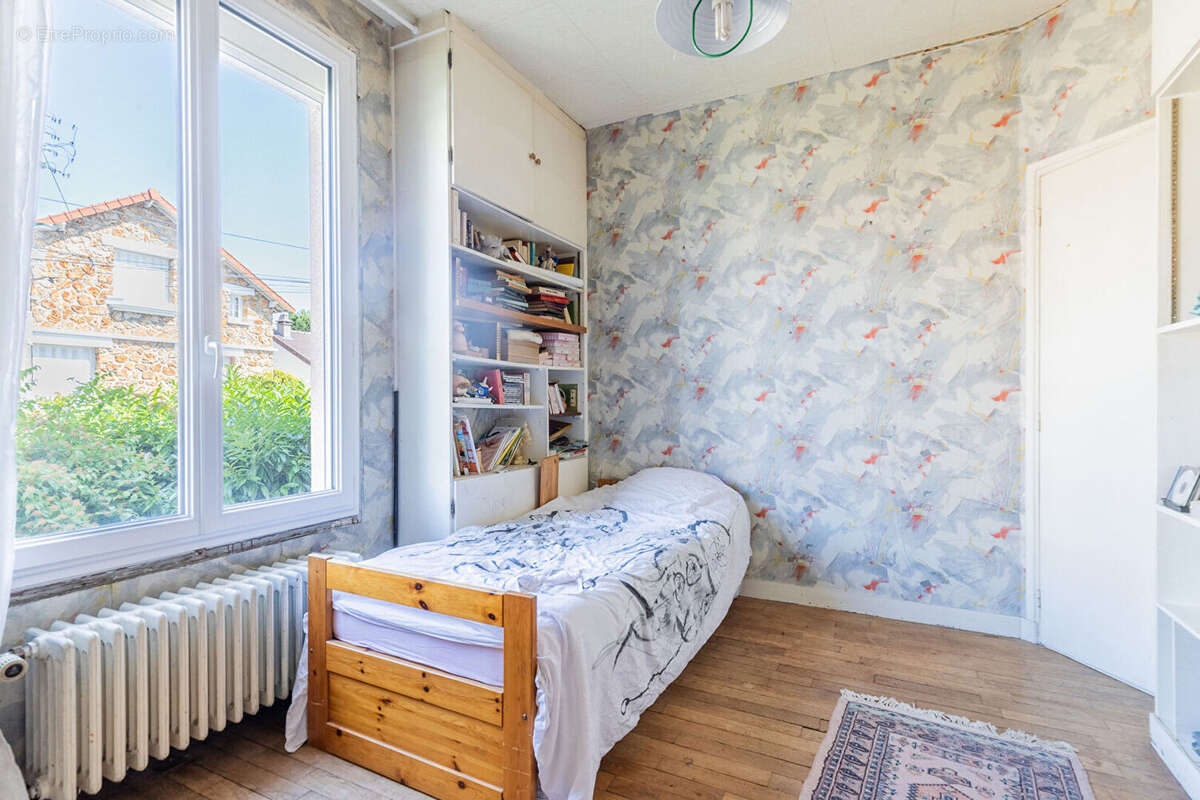 Maison à VERRIERES-LE-BUISSON