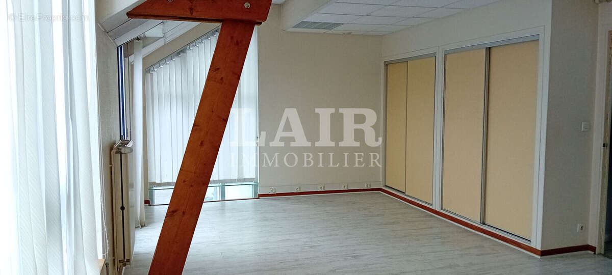 Commerce à CONDE-SUR-SARTHE