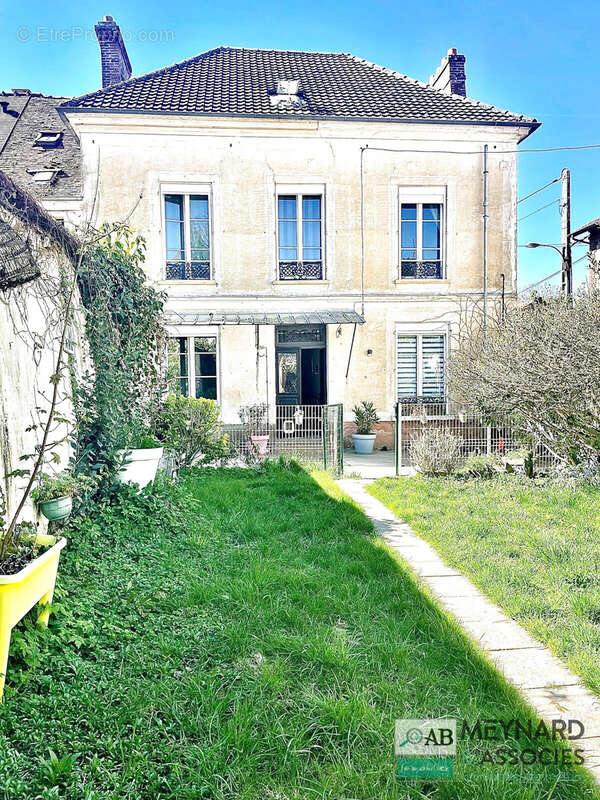 Maison à FAREMOUTIERS