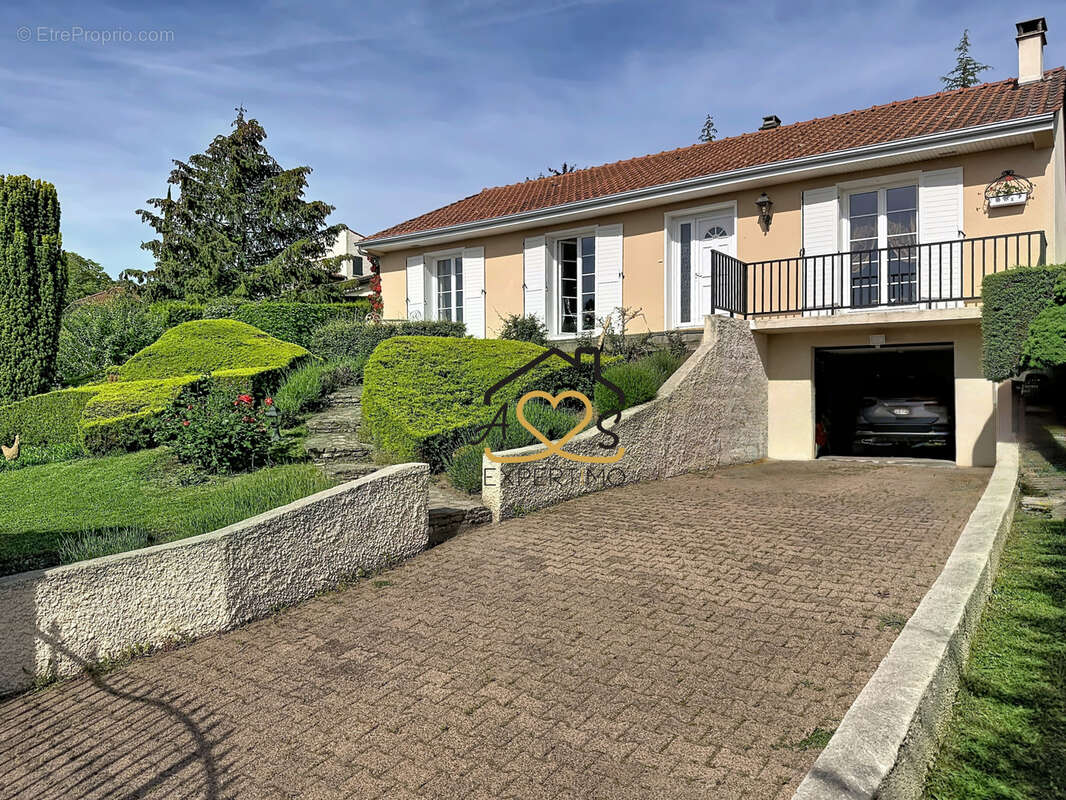 Maison à VEYRE-MONTON