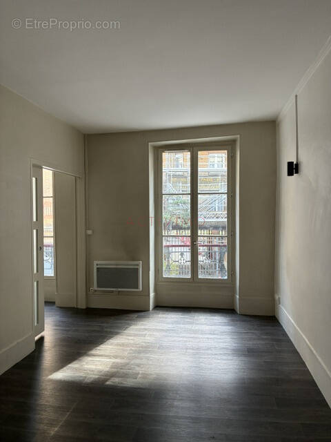 Appartement à PARIS-7E
