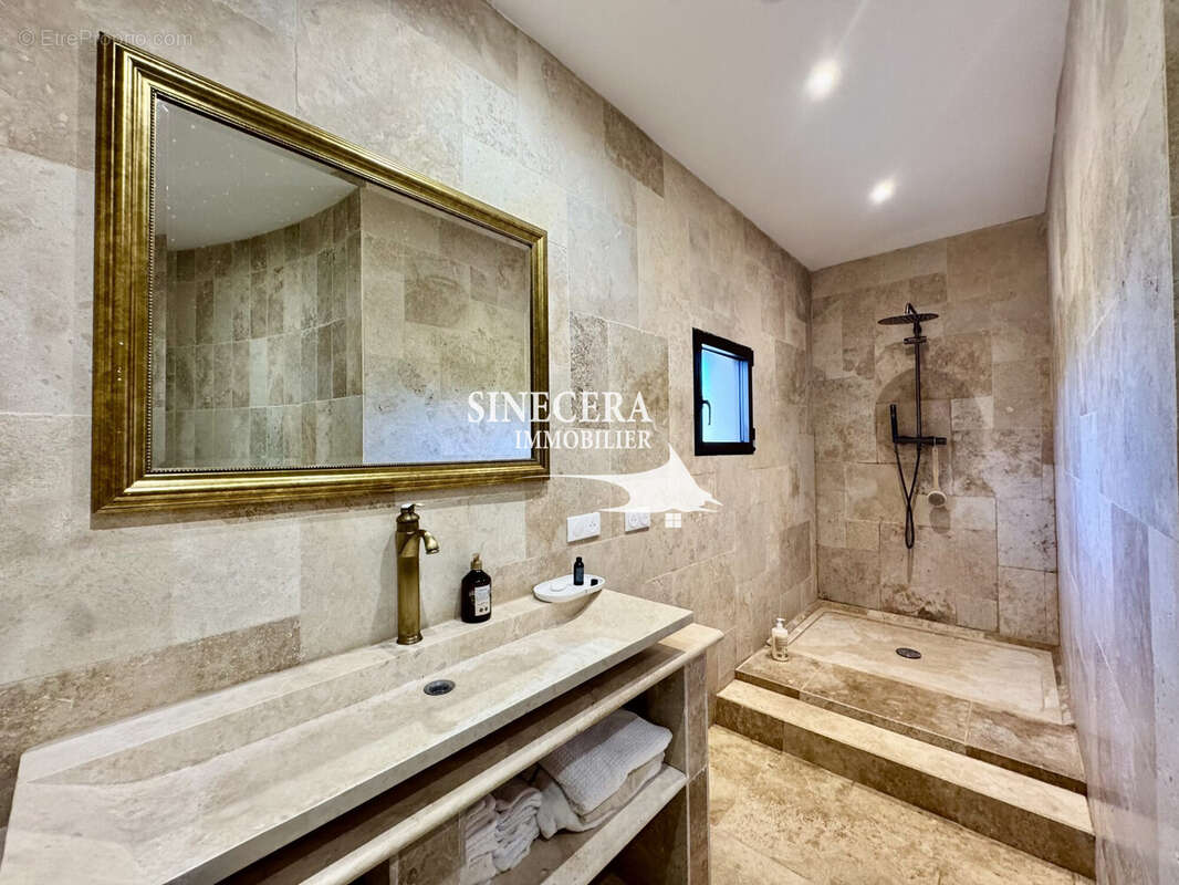 Maison à COURS-DE-PILE