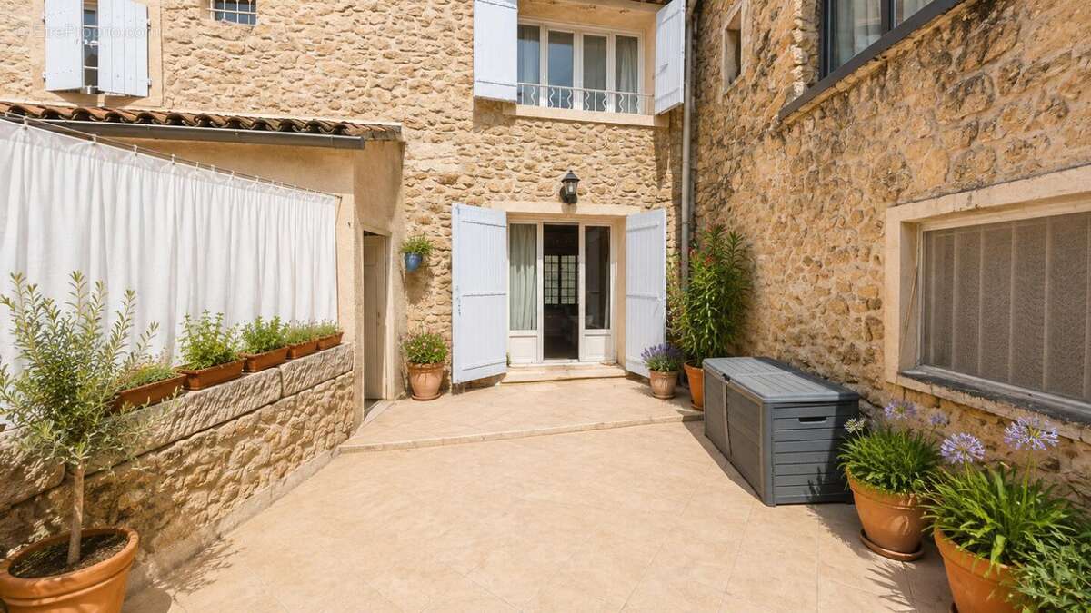 Superbe maison de village avec terrasse et cave - photo 2