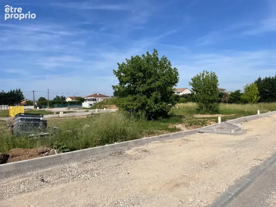 Terrain à SAINT-MARCEL-LES-VALENCE