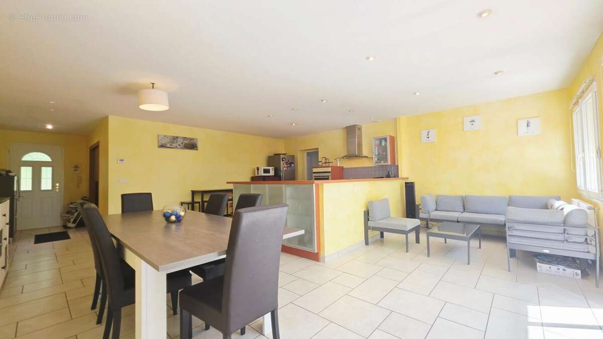 Bourges maison de 166 m² 5 chambres piscine garage - photo 3