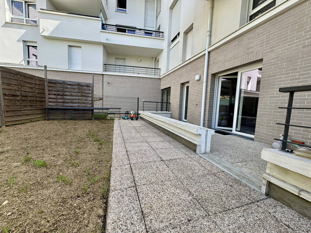 Appartement à LOUVRES