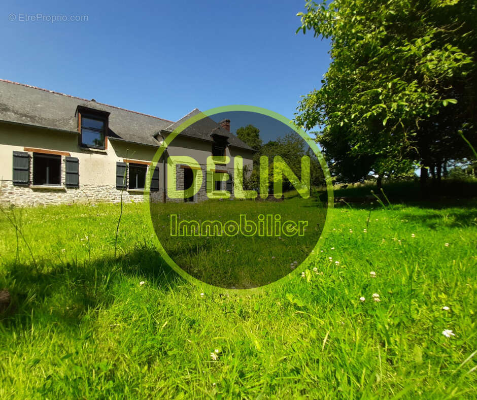 Maison à SAINT-ERBLON