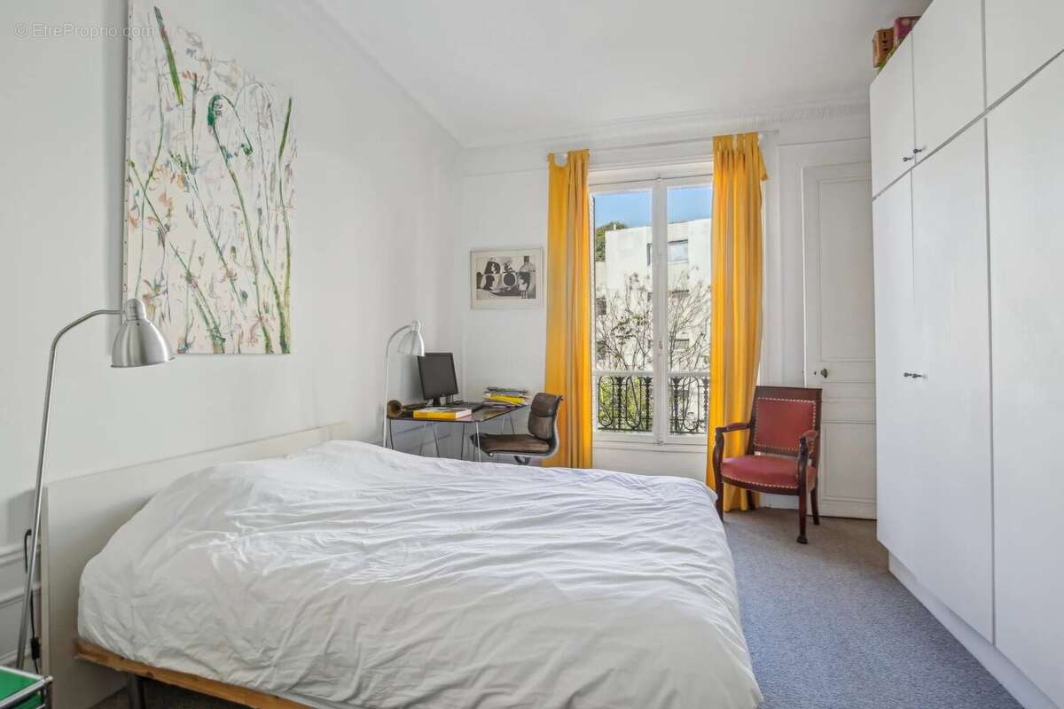 Appartement à PARIS-7E