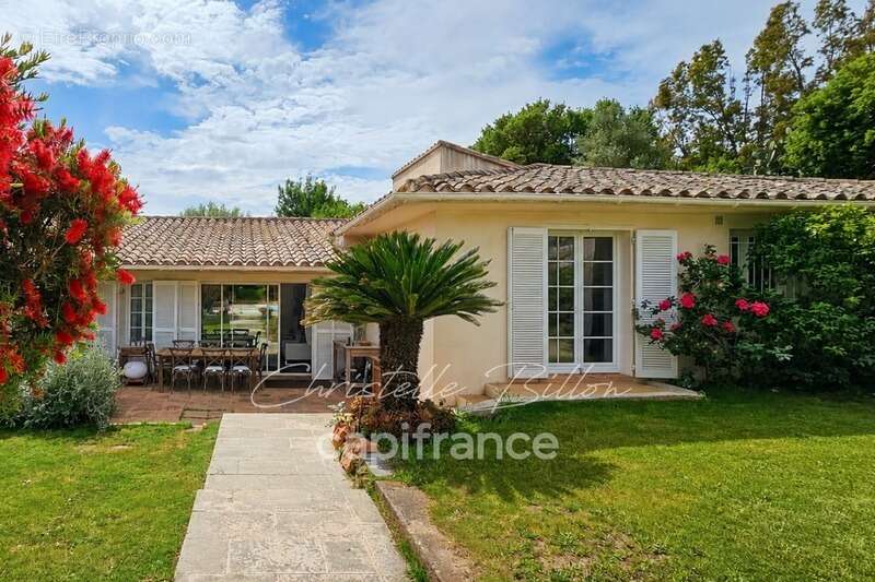 Villa d'exception 215 m² à Marina di Fiori – Calme absolu, piscine et climatisation - photo 2