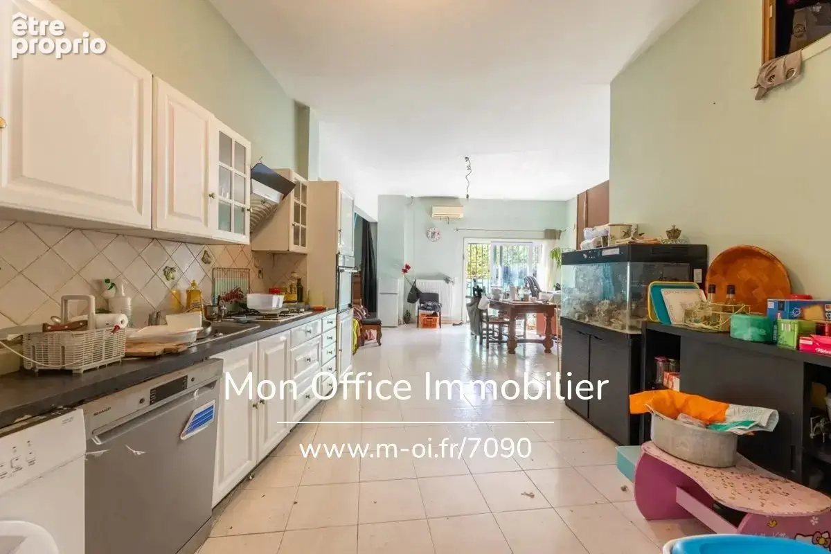 Référence : 7090-AMB - Immeuble 5 pièces avec local commercial et chambre froide - photo 10