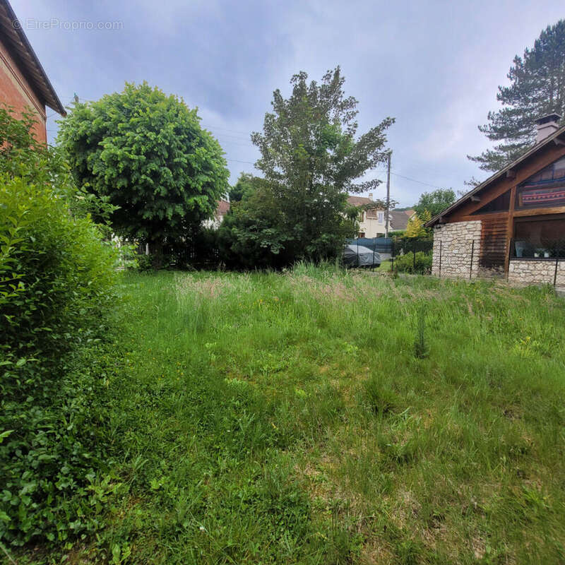 Terrain à SAINT-REMY-LES-CHEVREUSE