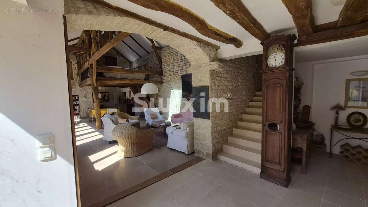 Maison à NOYERS