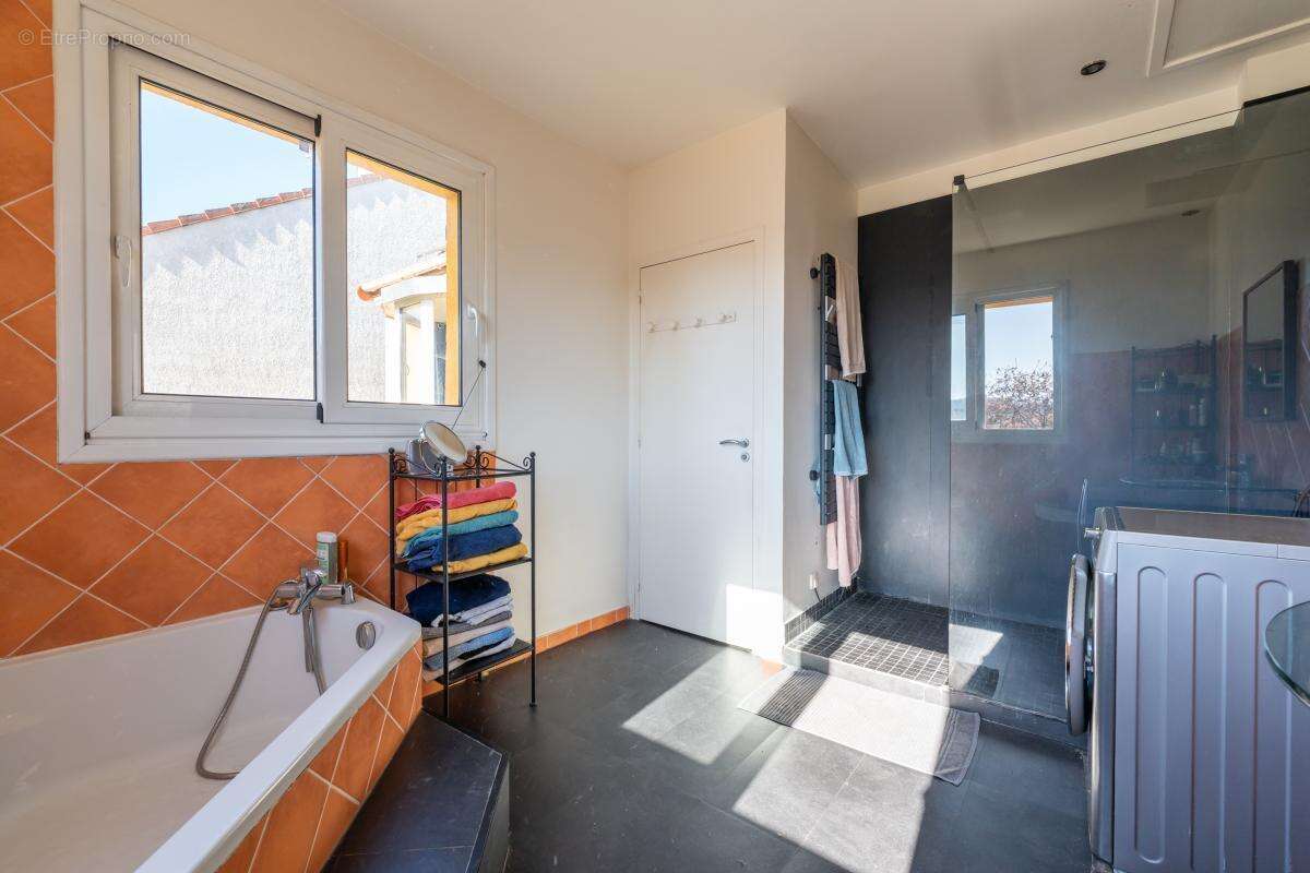 Maison à NANTERRE