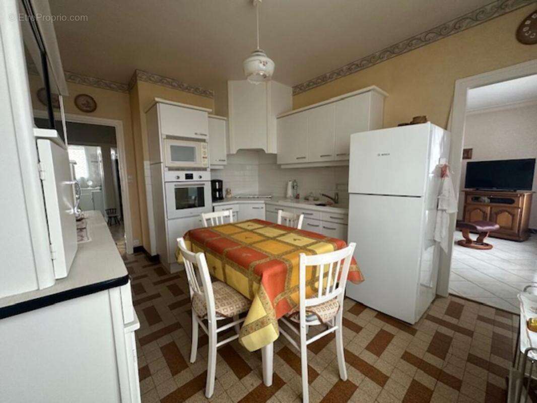 Maison 75 m² à Voves  - photo 4