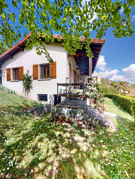 Maison à SAINT-FLORET