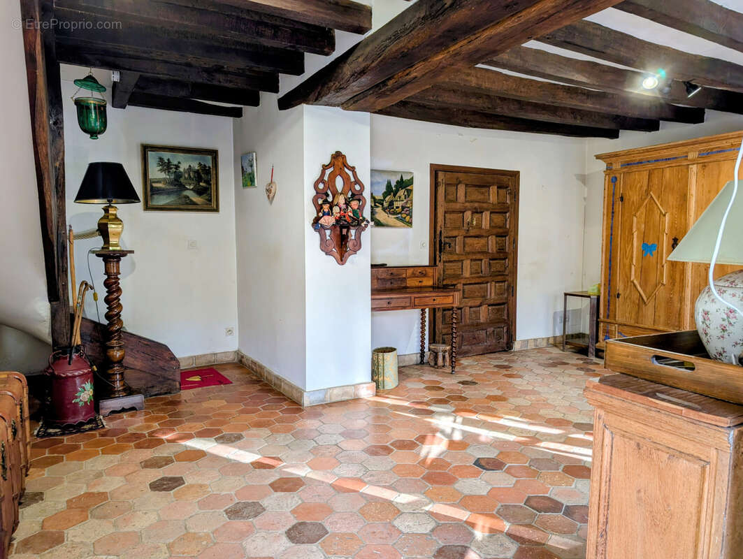 Maison à LES MESNULS