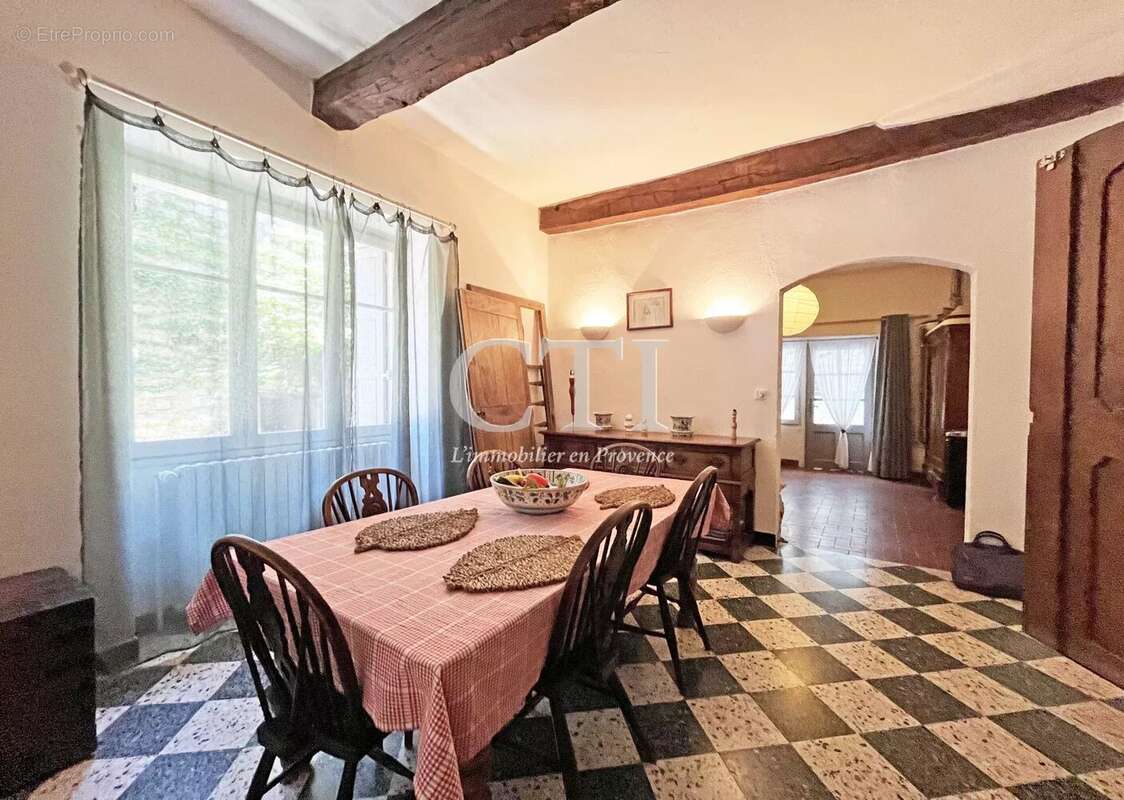 Élégante demeure en pierre avec terrasse panoramique à Vaison-la-Romaine - photo 12