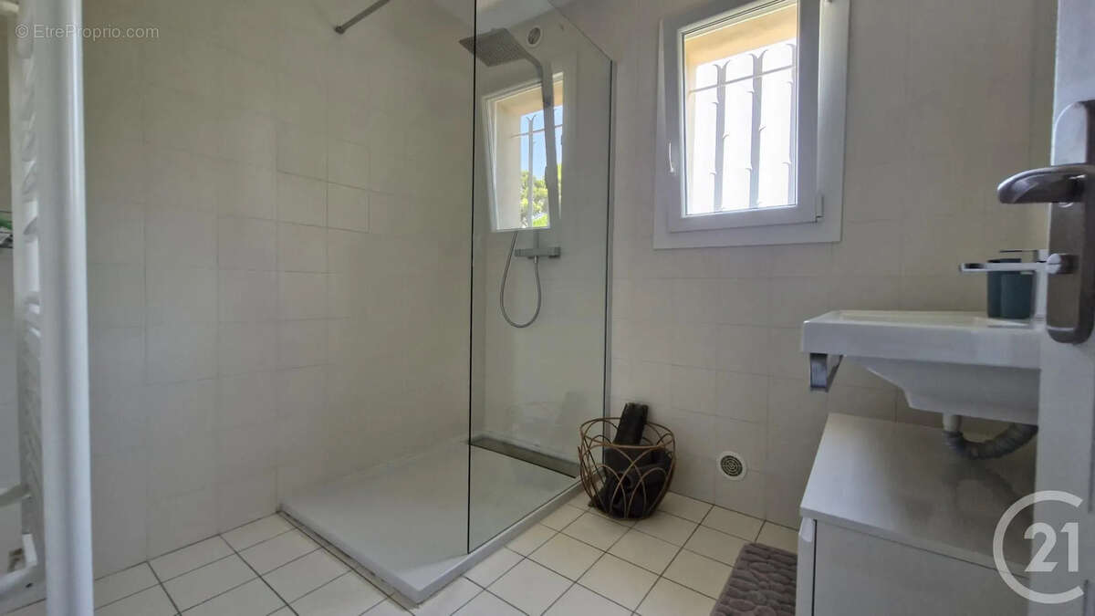 Maison 143 m² à Six-Fours-Les-Plages  - photo 17