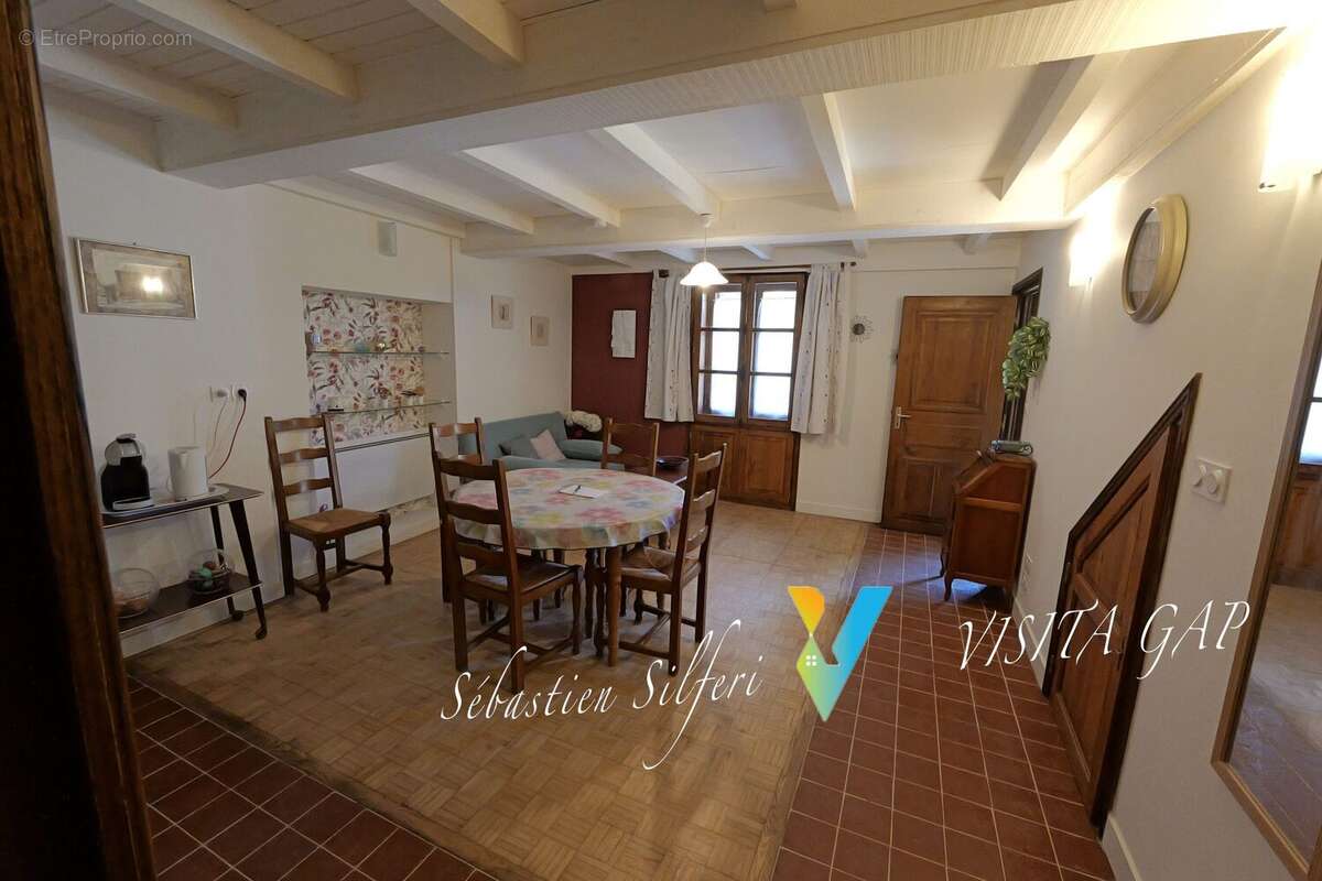 Maison 320 m² à Chorges  - photo 3