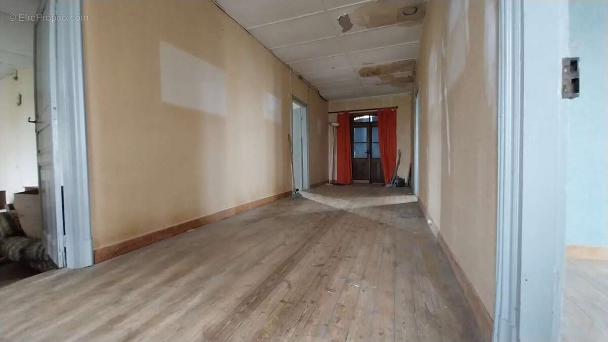 Maison à PUYLAROQUE