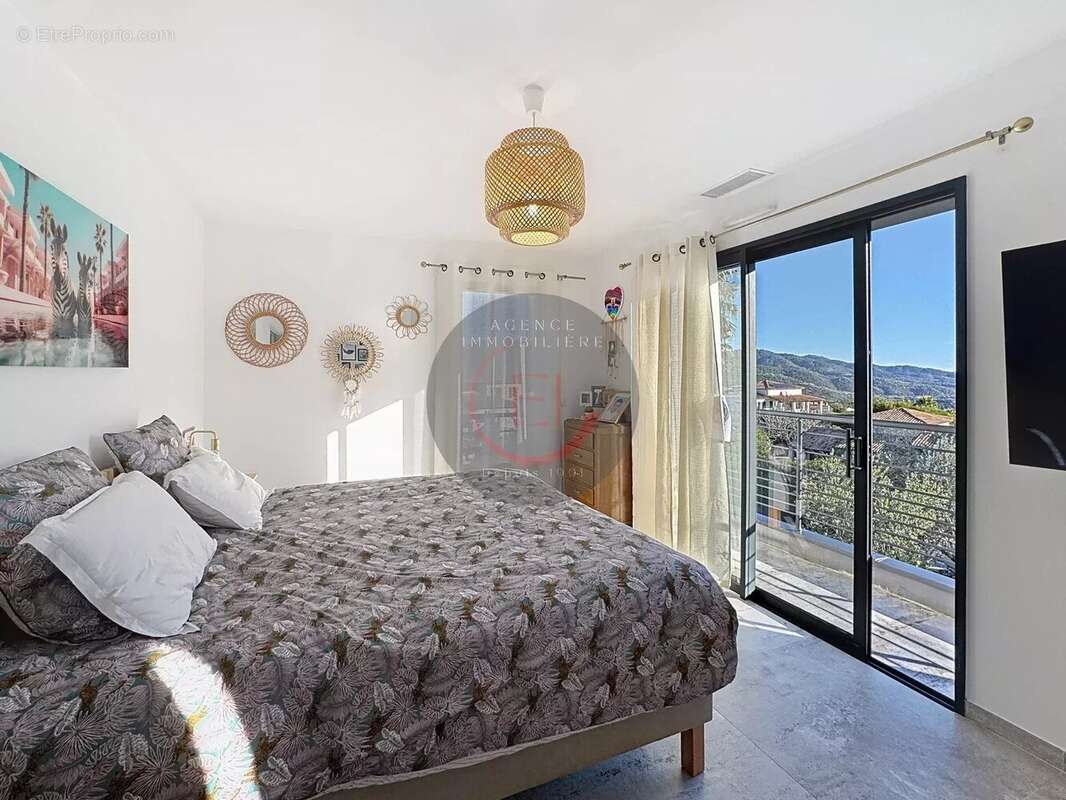 Maison à LES ADRETS-DE-L&#039;ESTEREL