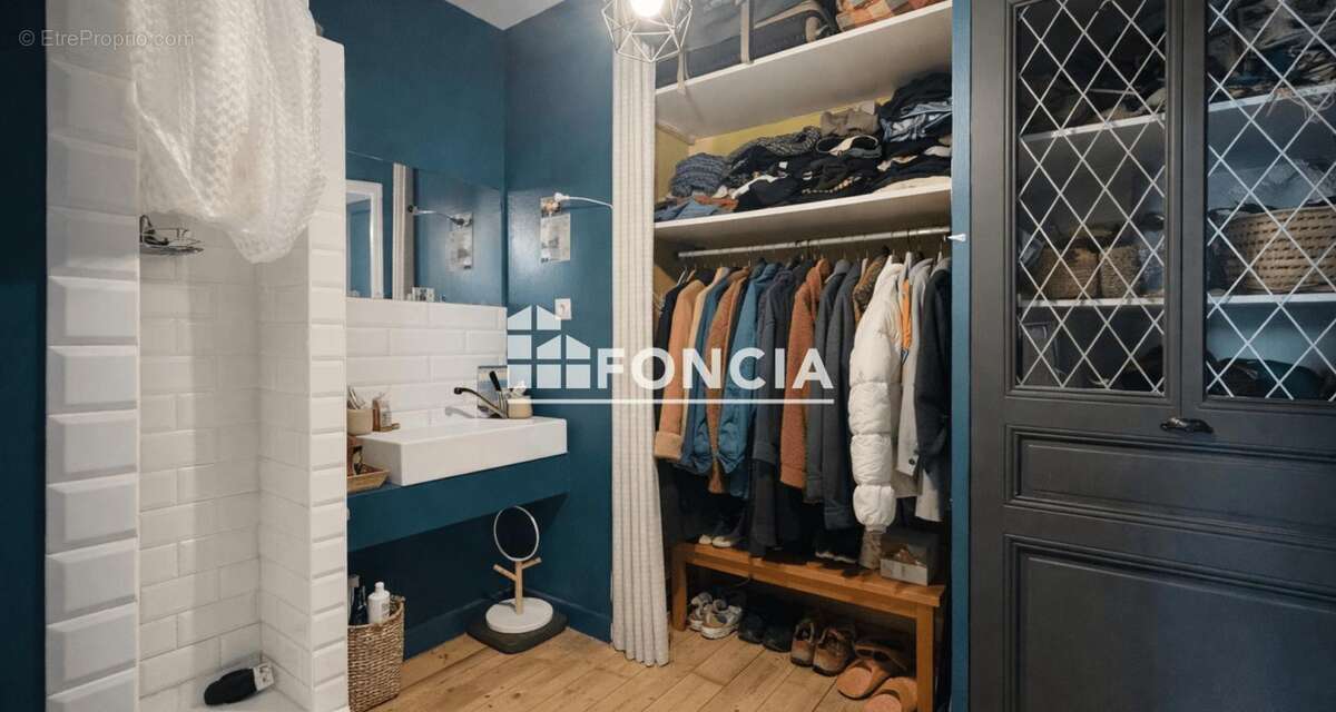 Appartement à MARSEILLE-1E