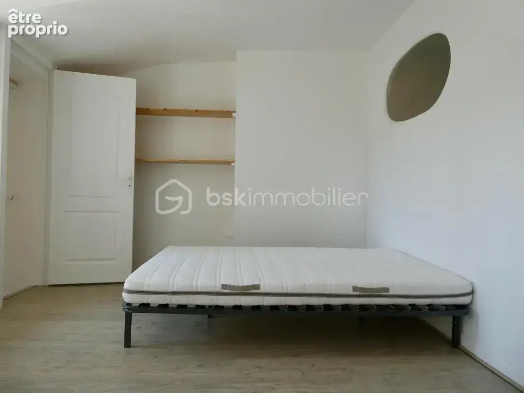 Centre Ville T2 55 m² Traversant Faibles charges Bon état - photo 5
