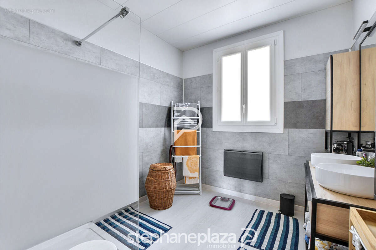 Maison à SAINTE-FOY-D&#039;AIGREFEUILLE