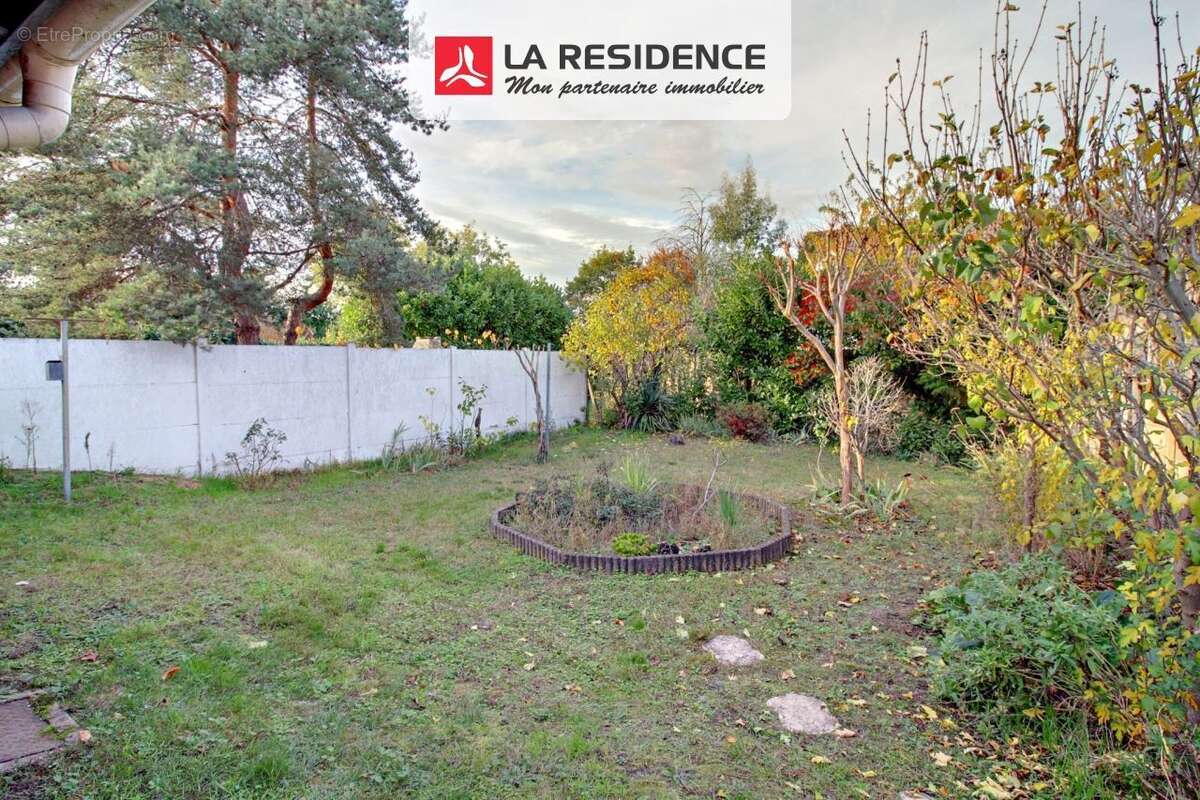 Maison à LES MUREAUX