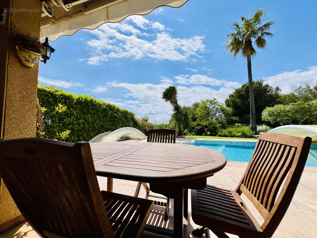 Maison à SAINT-LAURENT-DU-VAR