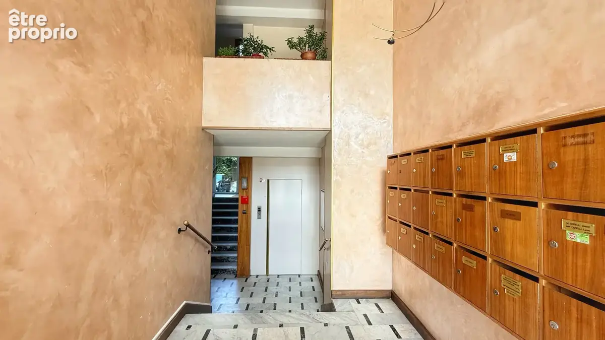 VOIRON - T6 de 144 m2 avec balcons, garage et caves - photo 14