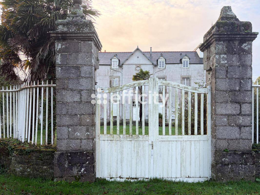 Maison à PLOUIGNEAU