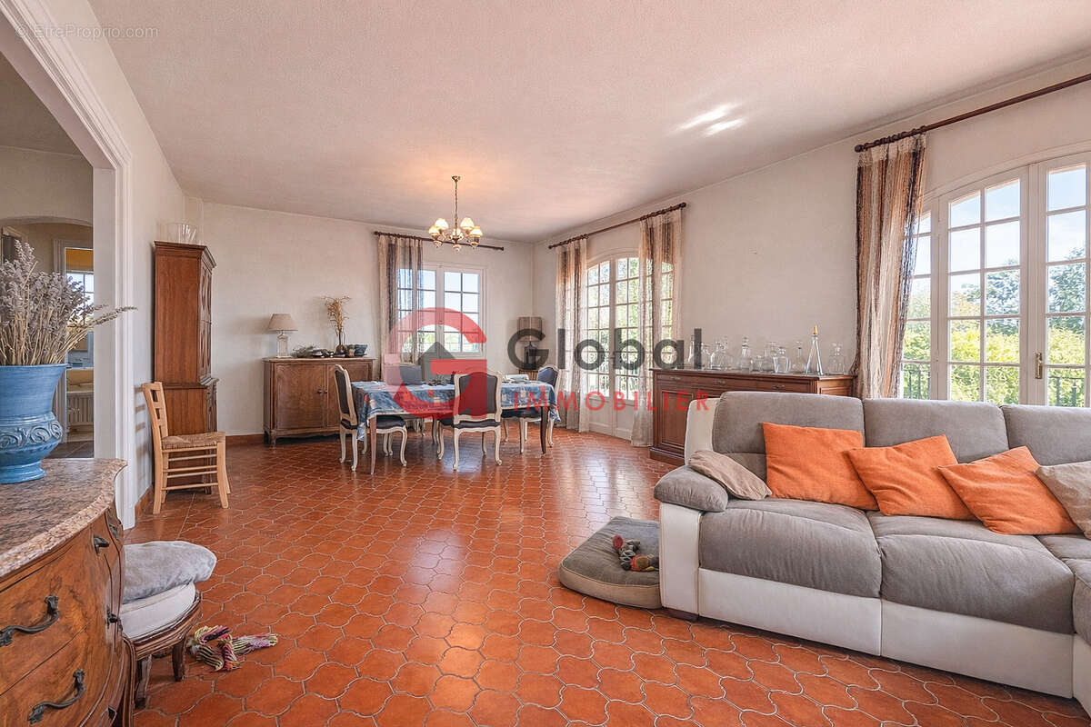 Maison à LA GAUDE