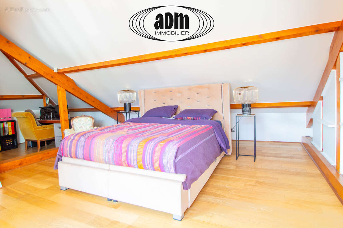 Maison à CHAMPS-SUR-MARNE