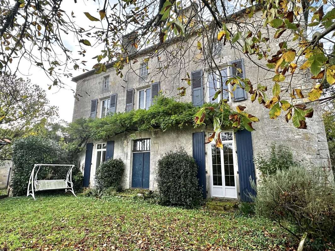 Maison à SAINT-FRONT