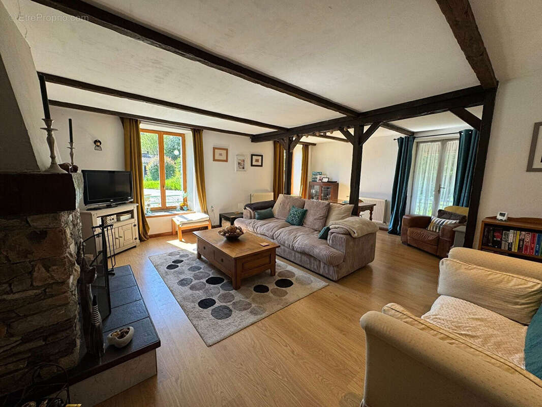 Maison à BUSSIERE-POITEVINE