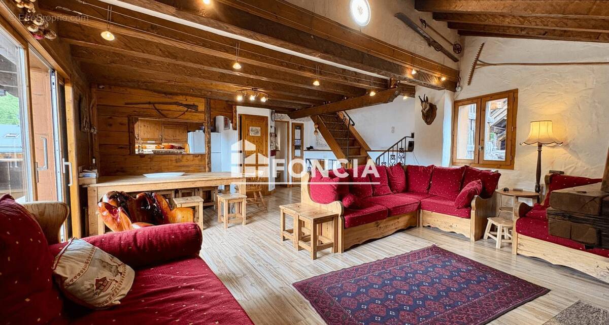 Maison à LES ALLUES