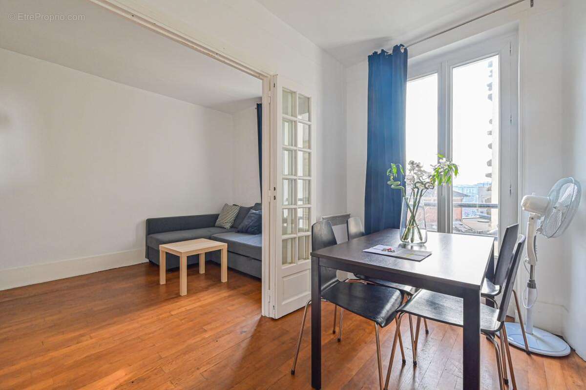 Appartement à PARIS-18E