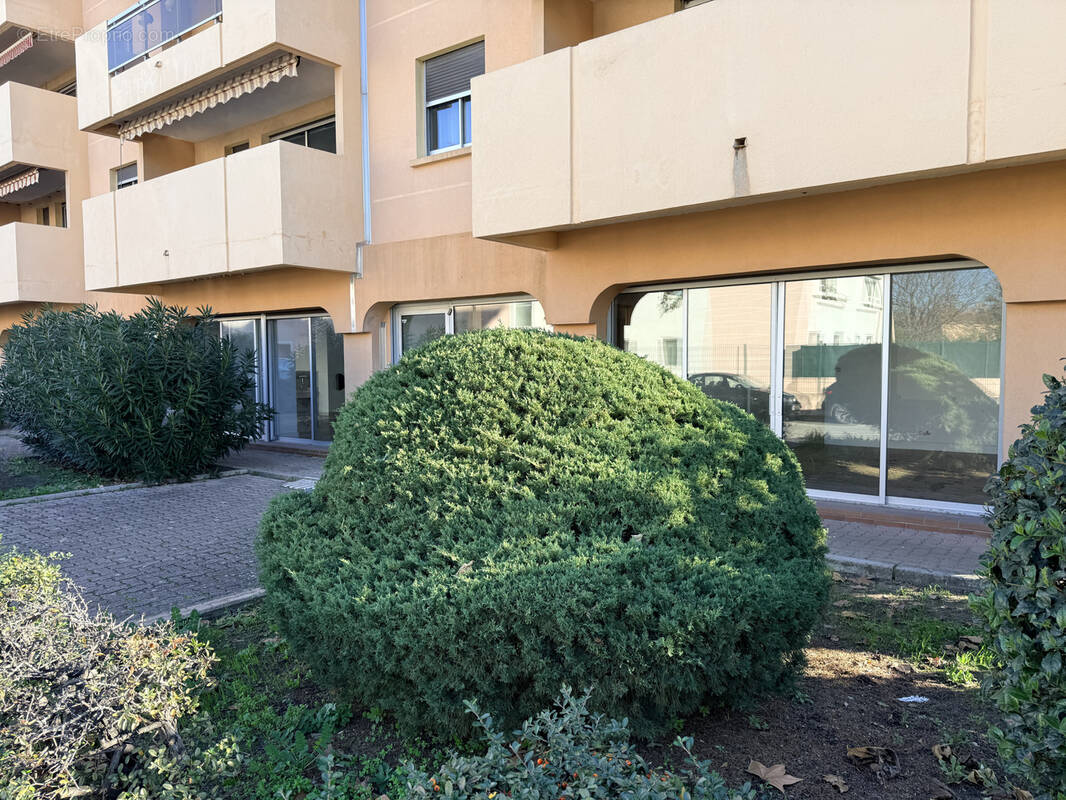 Commerce à FREJUS