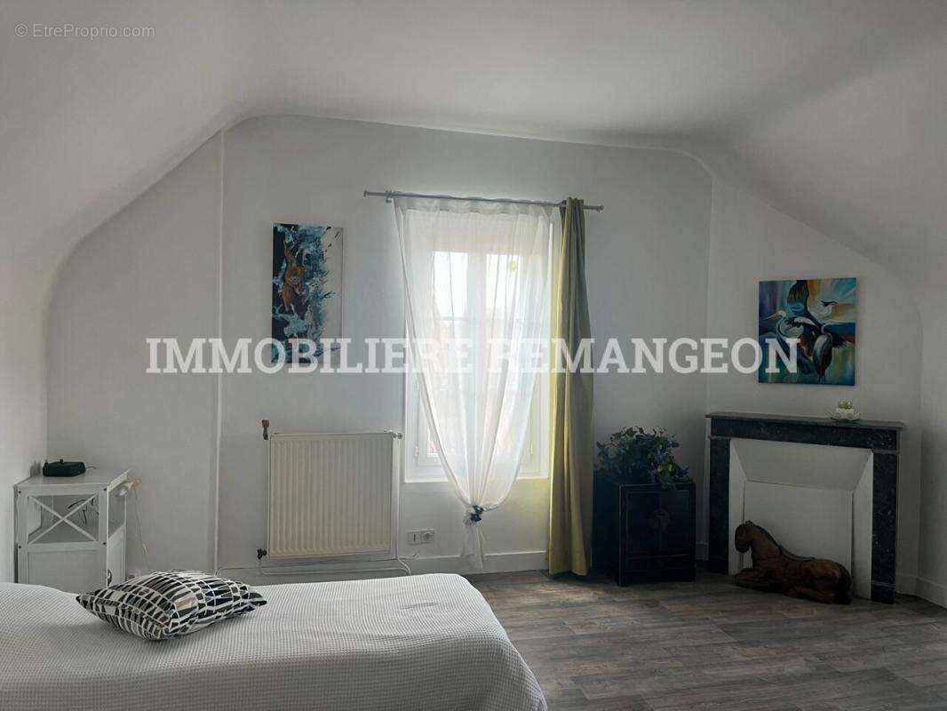 Maison à YVOY-LE-MARRON