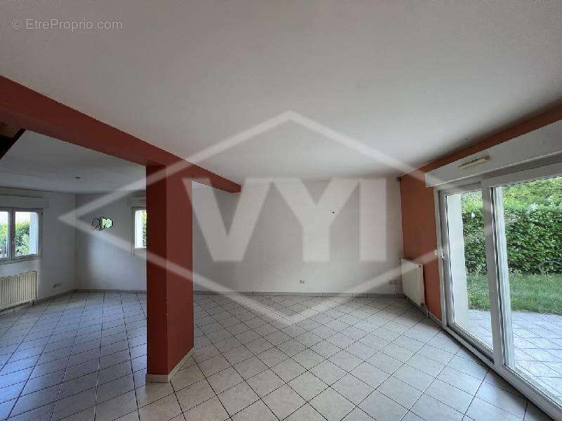 Maison à COMBS-LA-VILLE