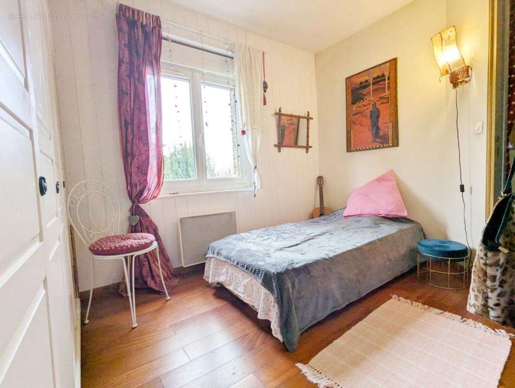Maison de charme – 90 m² – 3 chambres – jardin clos – garage – PONTVALLAIN (72) - photo 5