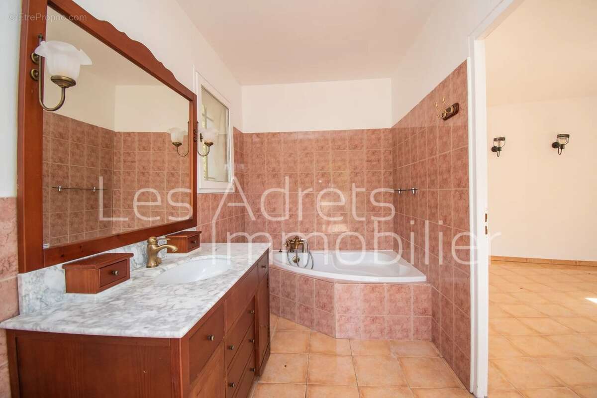 Propriété avec terrain plat et vue Estérel - photo 20